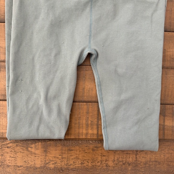 Spiritual Gangster Gray Leggings - Picture 5 of 7